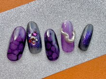 ターラ(Tara)/紫ハロウィン 魔女ネイル