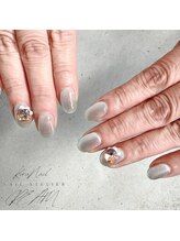 クリーム(Nail Atelier CREAM)/マグネット+パーツ