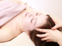 アン シェリー(un Cherie)/デコルテ~背中、頭のマッサージ