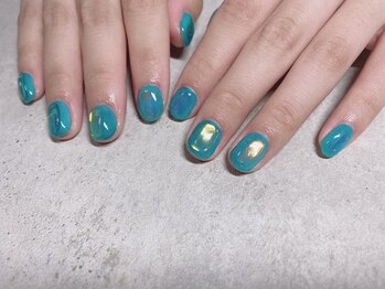 ラドール(La Dhole)/ちゅるん仕上げの氷ネイル