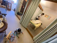 子育てママの整体サロン/施術中のお子様の様子