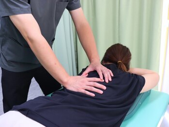 シオ 横浜関内(sio)の写真/≪腰痛改善に自信あり≫国家資格・理学療法士の経験実績を生かした施術でつらい腰痛の圧倒的な改善が叶う!!