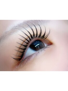 ナチュラル上品な目元にしたい