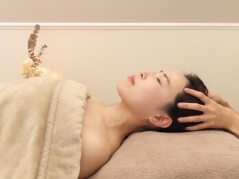 モノクローム(monochrome)の写真/《頑張る毎日にご褒美を》慢性的な肩こり・首のこわばりに。心と身体をリセットいたします。