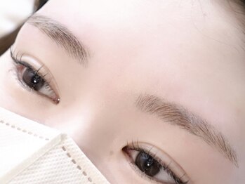 パーチェスガールズ(Pace-se Girls)の写真/低刺激のワックス眉脱毛♪骨格やバランスを考慮した似合わせデザインはお任せください！