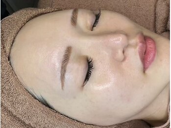 リリィ(Lily)の写真/《通いやすい価格の大人女性の為のプライベートサロン》韓国最新美容×ララピールで白玉ぷるぷる美肌へ…♪