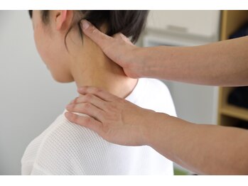 ワンアップカイロプラクティック(1up)の写真/慢性的なつらい首肩こりをケア◎丁寧な検査で根本原因を追究し、的確に症状へアタック★