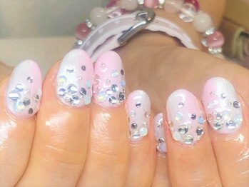 グラデーション×ビジュー