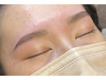 ハナサクラ 心斎橋(HANASAKURA)/ナチュラル平行アーチ眉