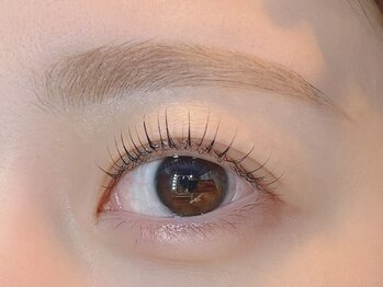 ピリナ(Pilina)/しっかり間引いてうす眉に☆新宿