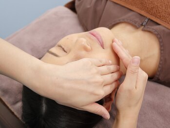 ジネコラボ 茅ヶ崎(Gyneco-labo)/お顔の老廃物を流していきます!