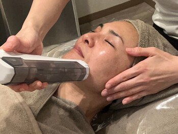 ラピスラズリの写真/【韓国最新◆脂肪分解レモンボトル】冬太り顔を速攻リセット!!頬のたるみ/ほうれい線/二重あご改善◎