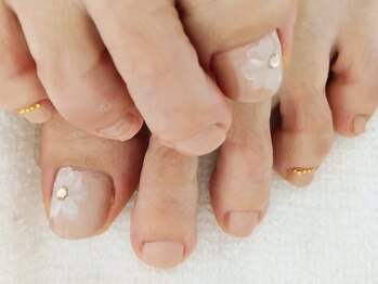 エムネイル(M Nail)/フットネイル・上品フラワー