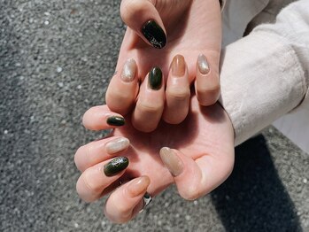 magnet × khaki 担当:平岡