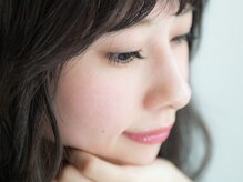 派手すぎないけど華やかな大人のぱっちり目元に♪