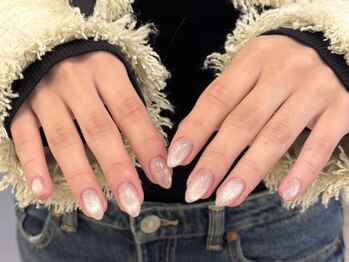 ネイル アンド アイラッシュ フルール 横浜店の写真/横浜西口★新規オフ込★カラーチェンジOK!シンプルデザインでオフィスでも使いやすい♪【写真¥9800】