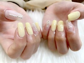 パステルイエローネイル