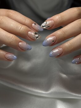 スタジオ ナシェ(Studio Nashe)の写真/シンプルデザインで魅せる指先。馴染むネイルとオフィスネイルで大人ネイルの彩り◎