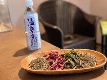 コノハナシルク(コノハナSILK)の雰囲気（よもぎ蒸しと相性が良い温泉水（500ｍｌ)付き）