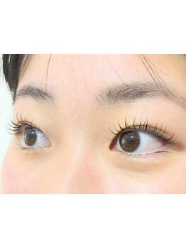 ナチュラル上品な目元にしたい