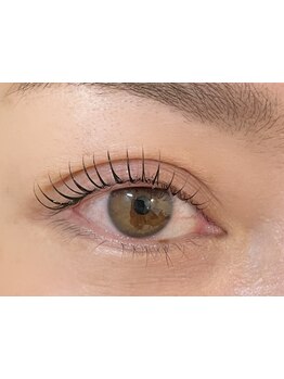 ナチュラル上品な目元にしたい