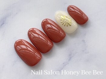 ハニービービー(Honey Bee Bee)/秋ワンポイントネイル