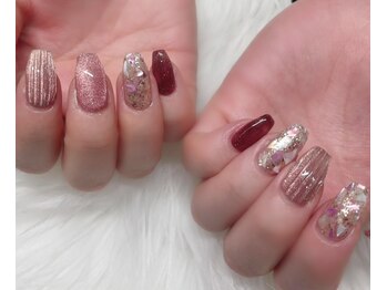 ネイルアンドアイラッシュスタジオ シュシュ(chouchou)/バカラネイル