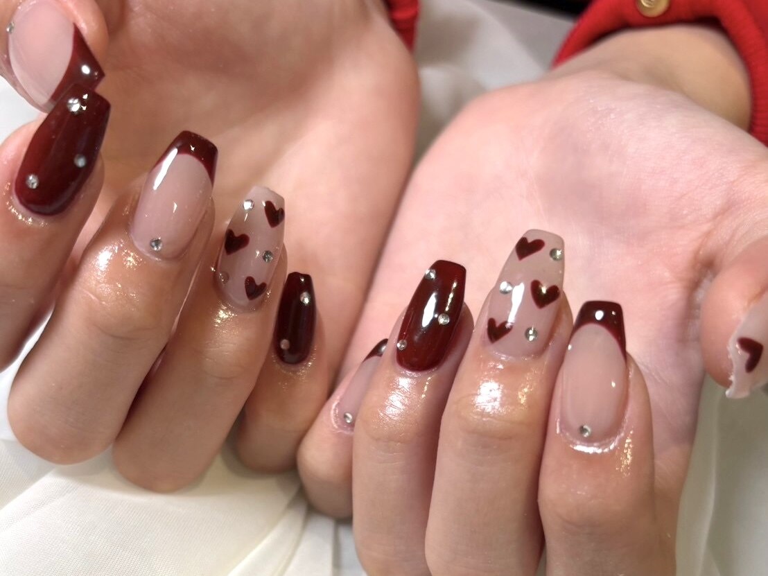 2025年-2026年冬トレンド】ボルドー ハートのネイルデザイン集｜人気順
