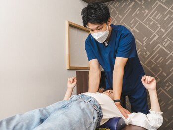 ファースト接骨院 八事日赤駅南院の写真/【当店の技術を体感!!】姿勢矯正・骨盤矯正の専門家にお任せ♪骨盤矯正で体の不調をリセット★産後ケアもOK