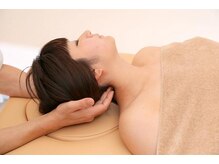 ビュースタイル川西/小顔の流れ2.顔や首の歪み確認