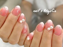 ネイルズミューコ(nail's MyuCo)/ふわっと可愛いパールネイル