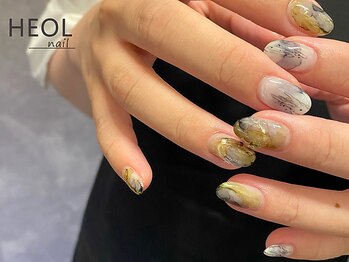 エオルネイル(HEOL nail)の写真/【繊細なアートネイルもお任せ下さい◎】お肌の色や雰囲気に合わせて、あなたに似合う色味をご提案します★