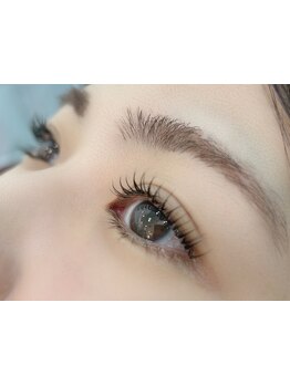 ナチュラル上品な目元にしたい