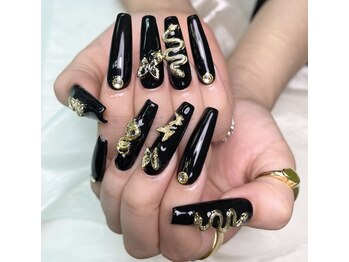 アヤメネイル/個性的なデザイン