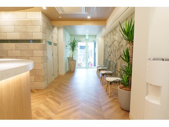 レニコ 三宮店(renico)/待合室