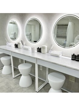 アンフルール 神戸三宮店(Une fleur)/ドレッサー有/施術後のお直し◎