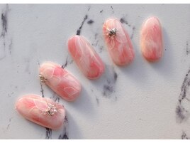 上品フラワーニュアンスネイル