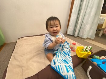 子育てママの整体サロン/施術中のお子様の様子