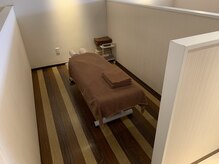 カラダファクトリー 高円寺店の雰囲気（パーテーションがあるため、リラックスして施術を受けられます♪）