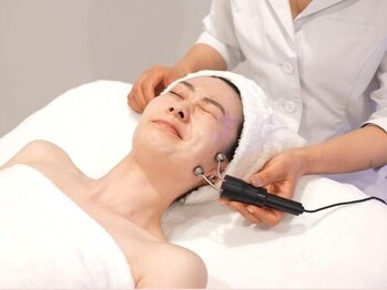 リア ルシル(Li'a Lecil)の写真/リピート率◎鹿児島希少のテラボーラーでお顔の筋肉を鍛えてたるみ改善！スッキリとしたフェイスラインに♪