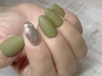 カラーズ(colors.)/カーキ×マット×ミラーアート。