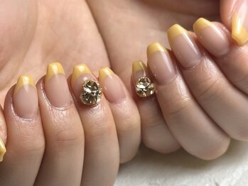 リリー(Lily)の写真/【シンプルデザインはお任せ♪】キレイめフレンチが大人気！ちゅるりんモテネイルで清楚な指先に変身！