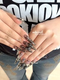 個性派　レースネイル　ロング