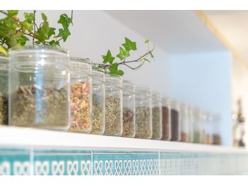 クリアヒーリングサロン/25種類のワイルドハーブ