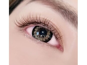 ブランチ(Branch)の写真/フラットラッシュで叶えるボリューム感!あなたに似合う華やかな目元をサポート◎