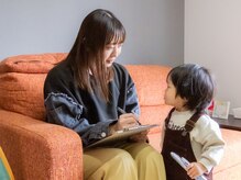 トトノエル 下伊福院の雰囲気（お子さんとご一緒のご来院でも大丈夫！バウンサーやおもちゃも！）