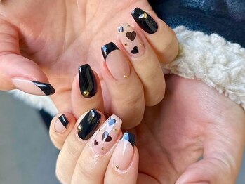 黒フレンチネイル