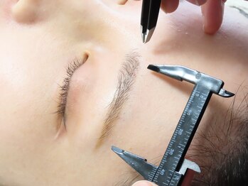 キスミー(Ksmiii)/眉毛スタイリング