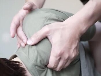 てと整体院の写真/【全身×骨盤ケア】首肩コリ・背中の張りを根本改善！姿勢を整え、不調の出にくい理想の「姿勢美人」へ♪