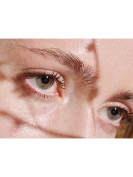 ナチュラル上品な目元にしたい